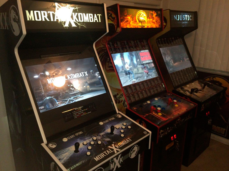 Аркадный игровой автомат Mortal Kombat