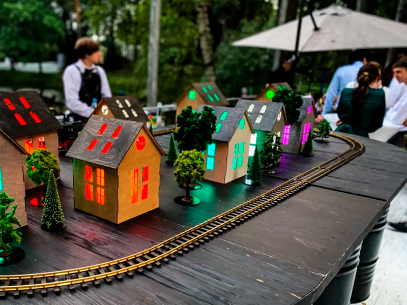 Бар с железной дорогой