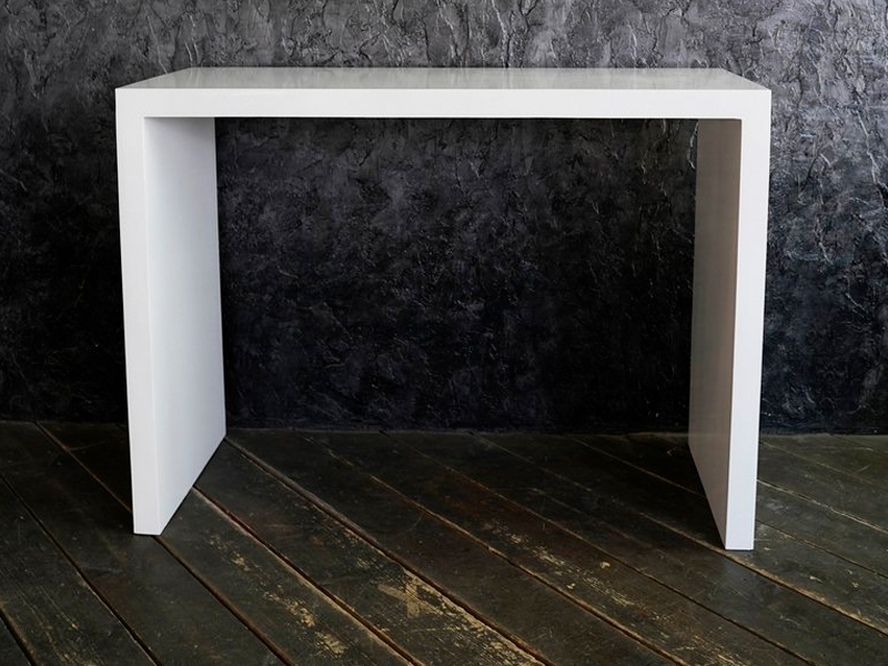 Белый п-образный стол (средний)