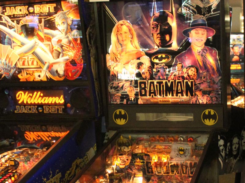 Пинбольный стол