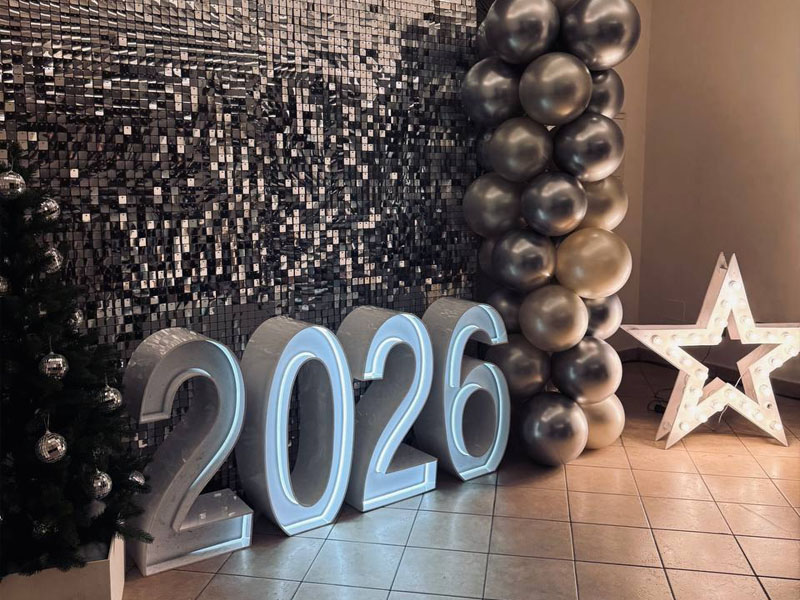 Фотозона 2026 с пайетками