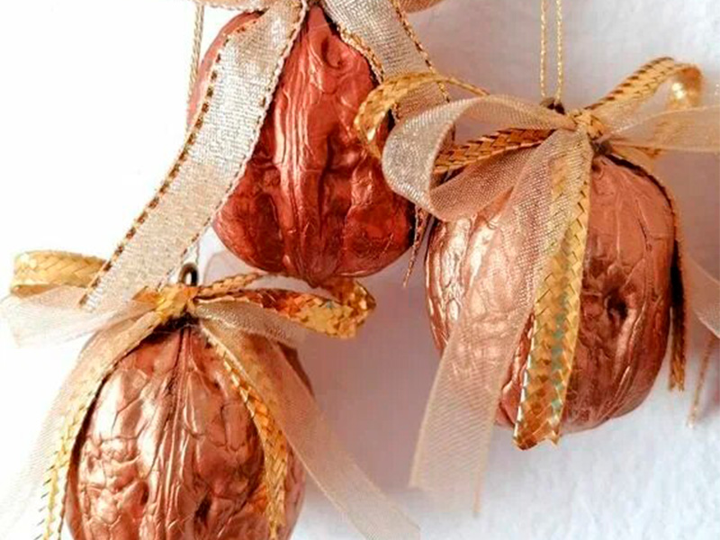 Создание новогодних игрушек из натуральных материалов