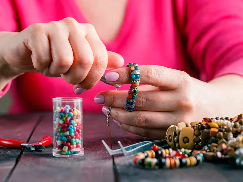 Мастер-класс «Плетение из бисера»