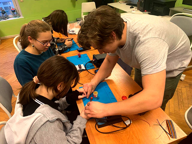 МК Робототехника: Фонарик Цветок