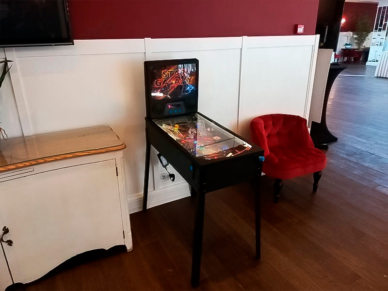 Пинбольный стол