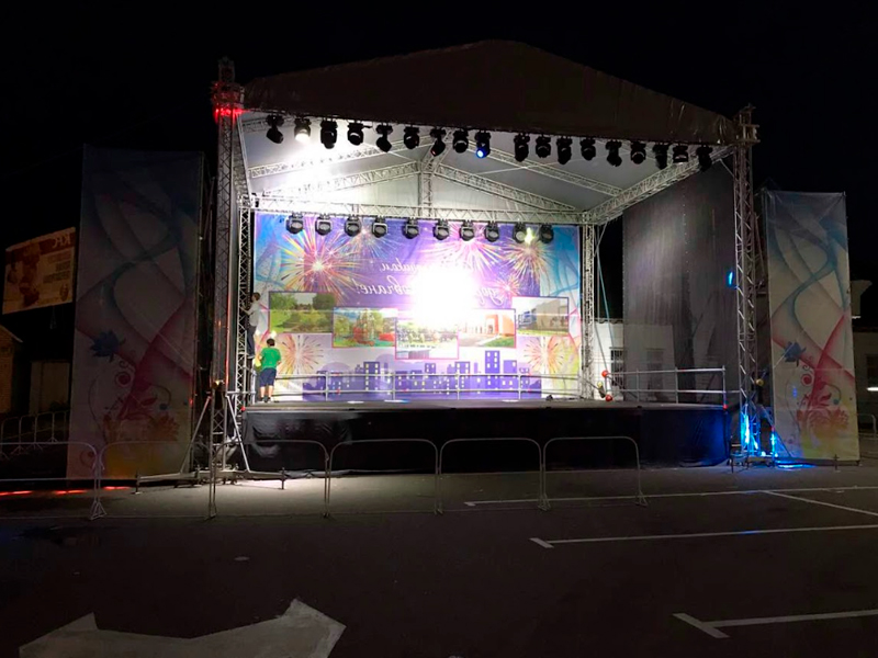 Сцена Двускатная 8x6 Металлик