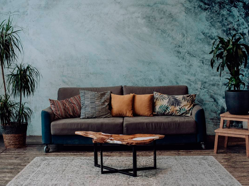 Журнальный стол из спила карагача